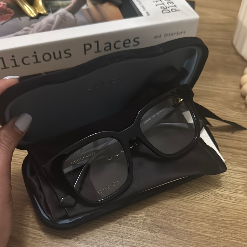Gucci Black Rectangular Glasses with Matte Finish